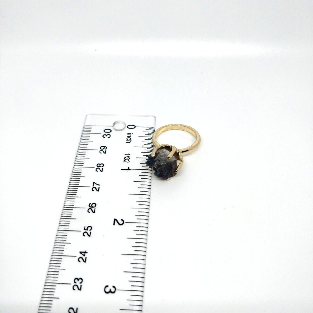 Women's Large Raw Stone Ring Unfinished Iridescent Druzy Gold Tone Size 8 - Picture 9 of 9